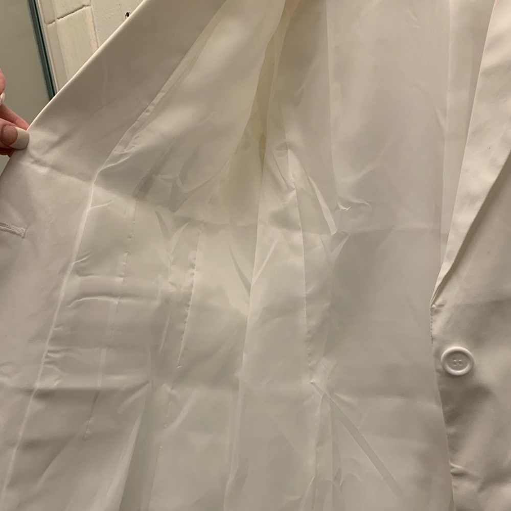 SOLD ✅ White Lightweight Jacket - NWOT -L - Picture 5 of 10